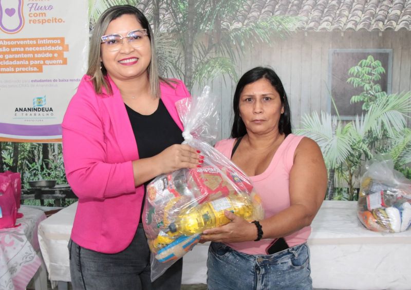 Entrega de apoio alimentar no CRAS Curuçambá