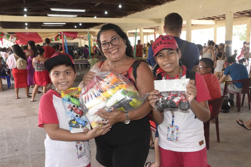 Culminância de Natal CRAS e CREAS na Igreja Matriz