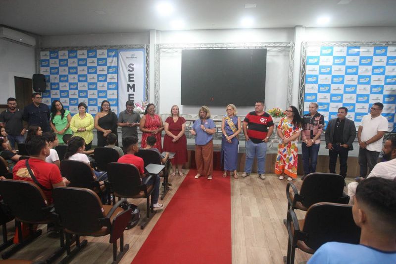 Alunos que participaram da OPA que vão viajar