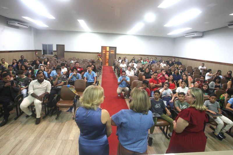 Alunos que participaram da OPA que vão viajar