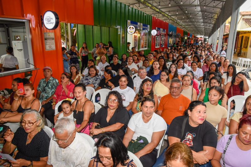 Entrega de certificado Doces que Encantam no Parque do 8