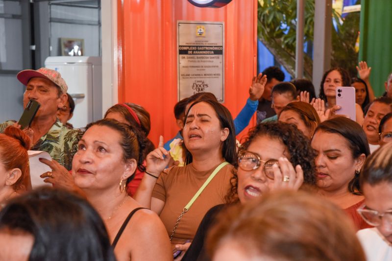 Entrega de certificado Doces que Encantam no Parque do 8