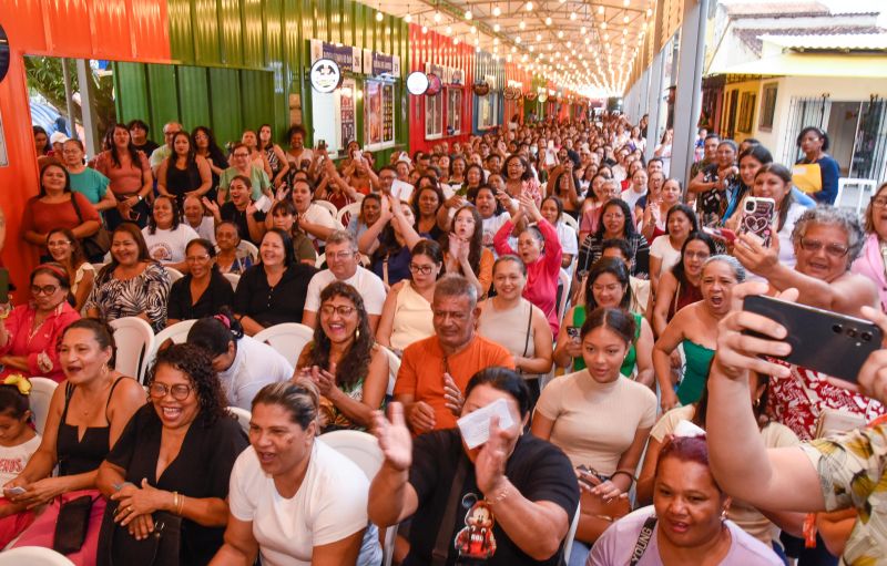 Entrega de certificado Doces que Encantam no Parque do 8