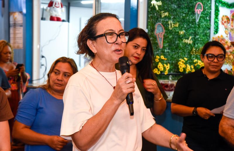 Entrega de certificado Doces que Encantam no Parque do 8