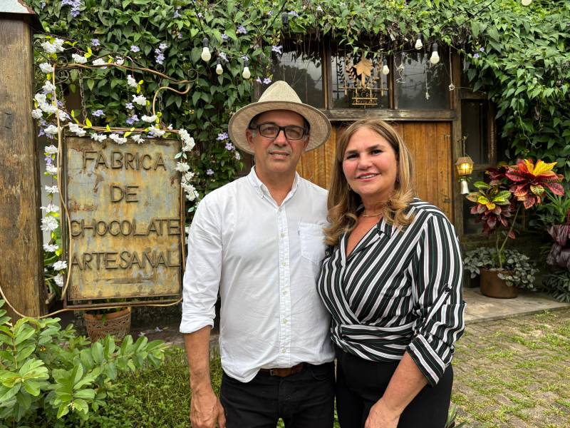 Chiara e Flávio trabalham para que empresa valorize e fortaleça o turismo no município.