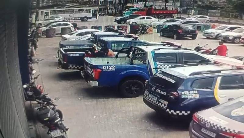 Policiais Dayse e Lobato atuaram no salvamento.