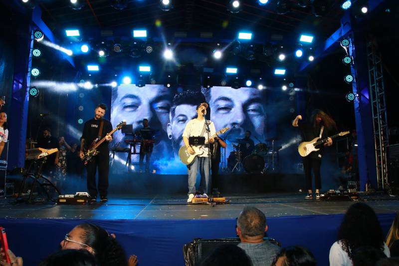 A Banda Morada fez o público cantar do início ao fim.