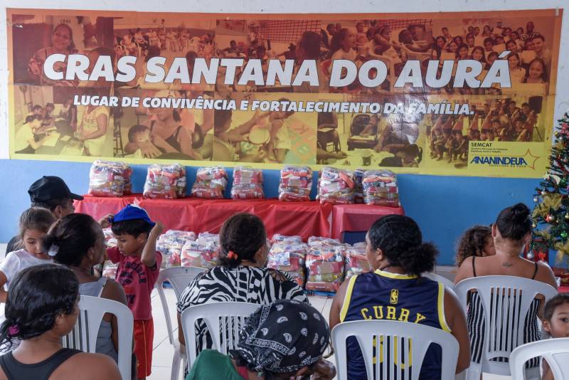50 apoios alimentares são entregues para famílias acompanhadas pelo CRAS Santana do Aurá, em Ananindeua