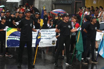 Projeto Anjos da Guarda realiza desfile cívico em alusão ao 7 de Setembro