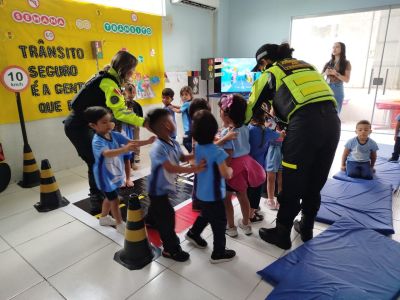 SEMUTRAN realiza ação educativa sobre trânsito na UEI Paulo Fernandes Macedo