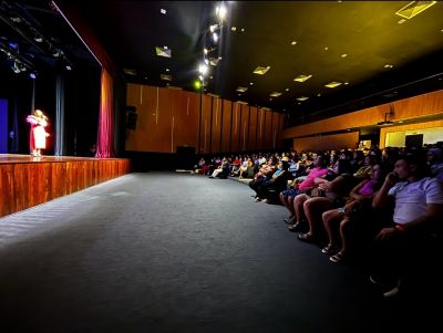 Crianças da Escola UEI Pequenos Ananis encantam público em espetáculo no Teatro da Fundação Maguary