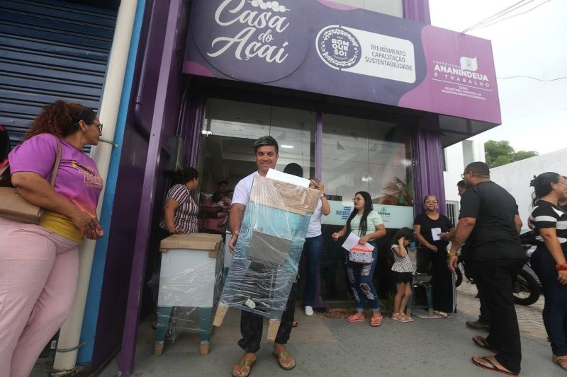 Entrega de tanque de Branqueamento na Casa do Açaí