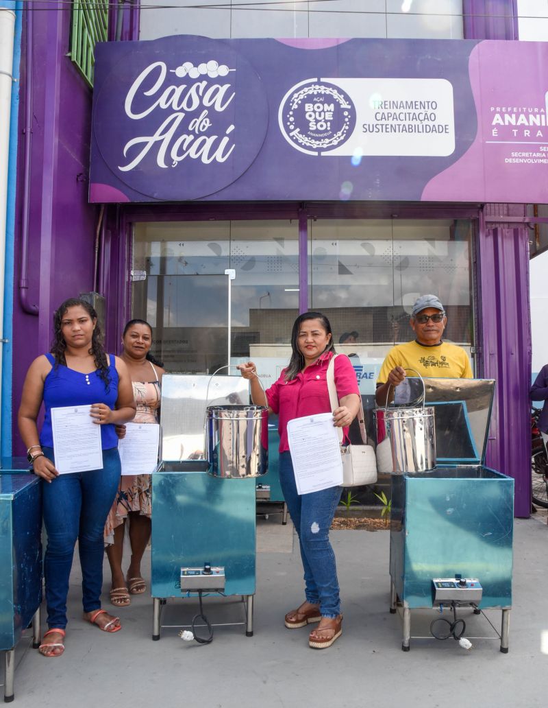 Entrega de branqueamento de açaí na Casa do Açaí