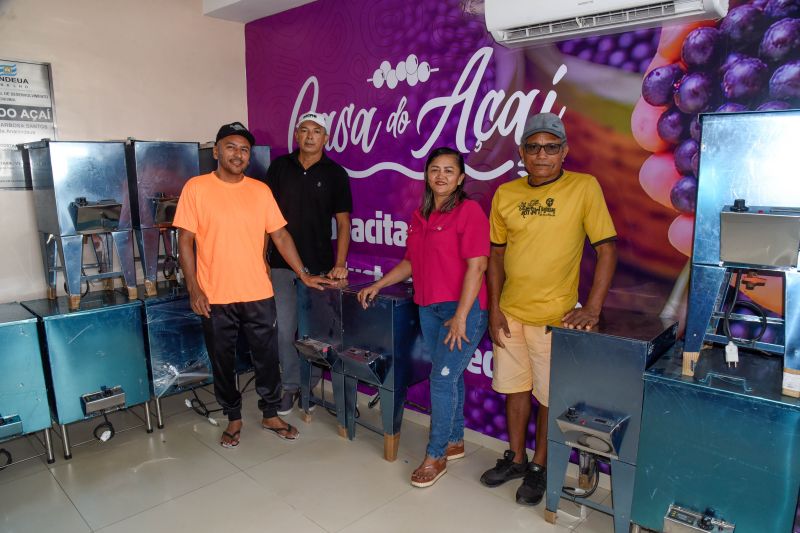 Entrega de branqueamento de açaí na Casa do Açaí