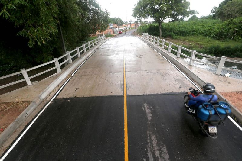 Inauguração da nova ponte da passagem Santa Clara no bairro 40 Horas
