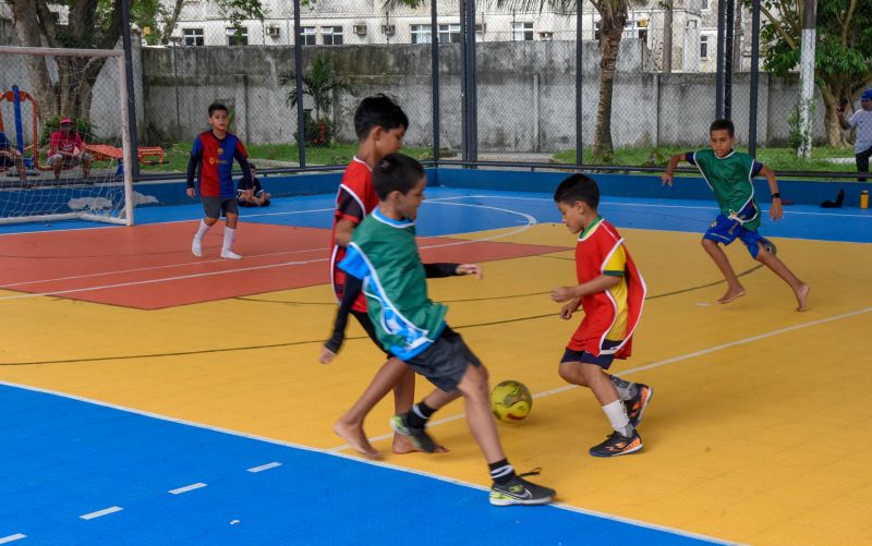 Projeto Esporte nas Férias, na praça Tancredo Neves na Cidade Nova 4