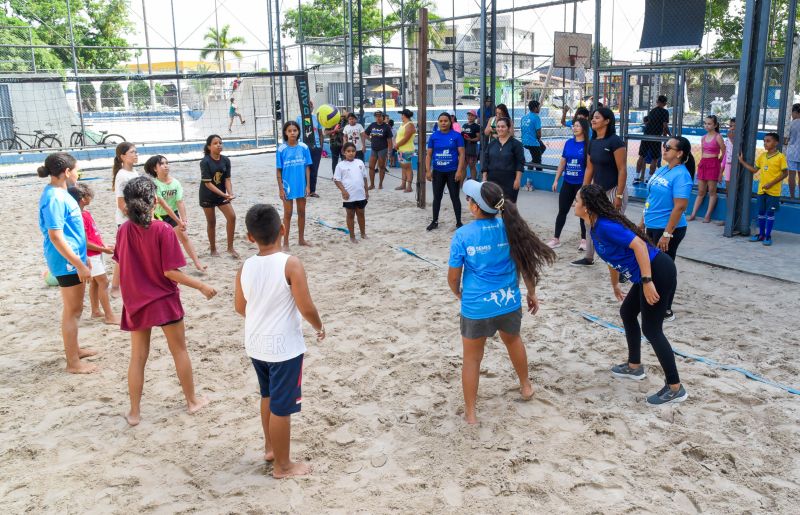 Projeto Esporte nas Férias, na praça Tancredo Neves na Cidade Nova 4