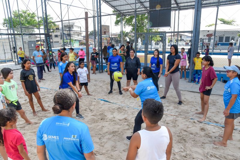 Projeto Esporte nas Férias, na praça Tancredo Neves na Cidade Nova 4