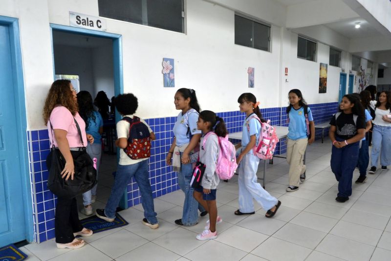 Volta às aulas na EMEF Maria Estelita Barbosa