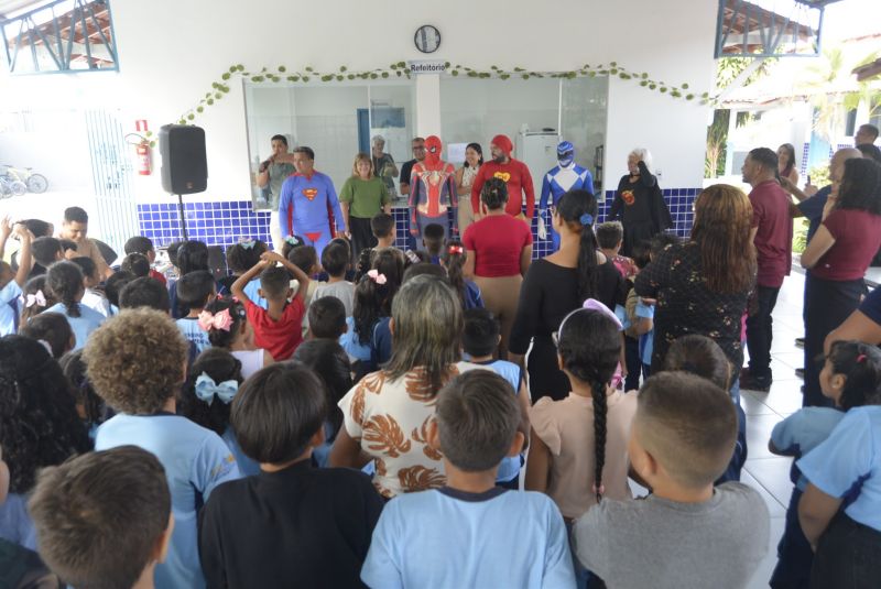 Abertura do ano letivo na escola Hildegarda de Miranda