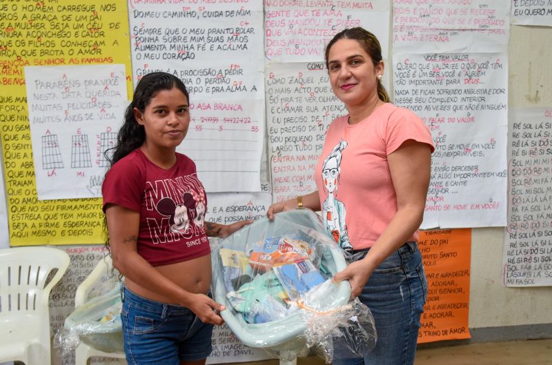 Entrega de Kits para Gestantes no CRAS 40 Horas