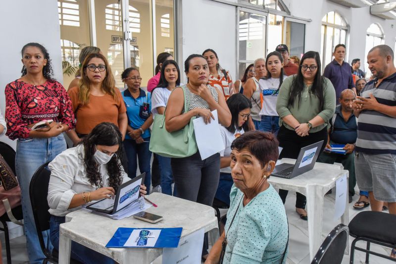 Entrega de guias de consultas para 600 pessoas