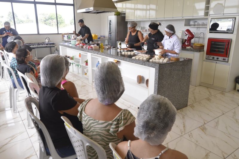 Doces Que Encantam na FAAM