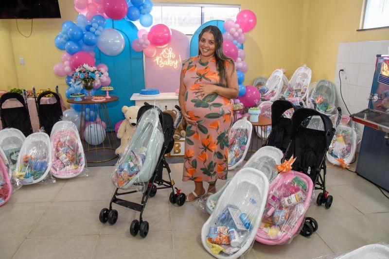 Entrega de Kit Enxoval