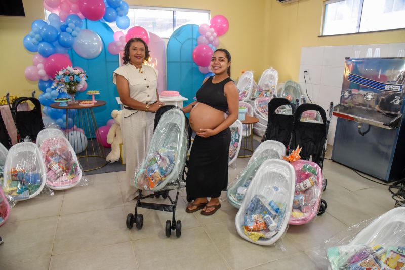 Entrega de Kit Enxoval