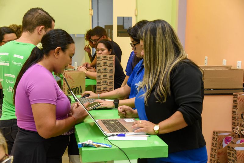 Entrega dos Kits da Corrida da Mulher