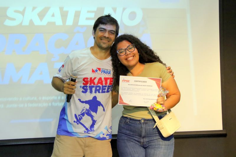 Café com skate edição especial em comemoração do dia Internacional da mulher e melhores do ano no Céu das Artes

