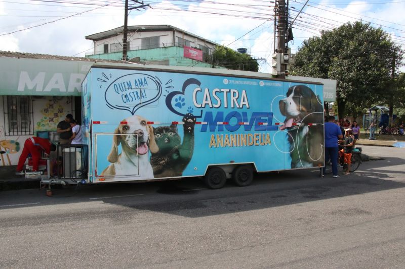 Castramóvel no espaço cidadão no Guajará l