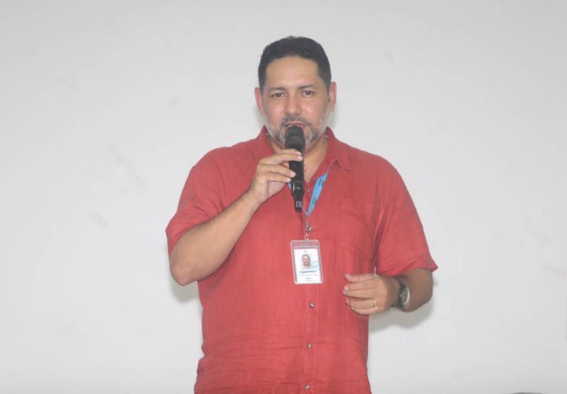 Palestra de orientação e regularização sobre os ponto de açaí