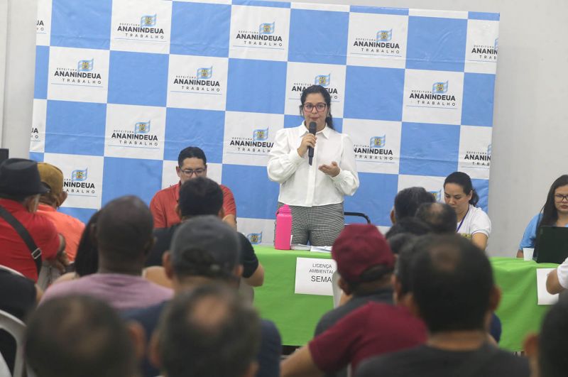 Palestra de orientação e regularização sobre os ponto de açaí