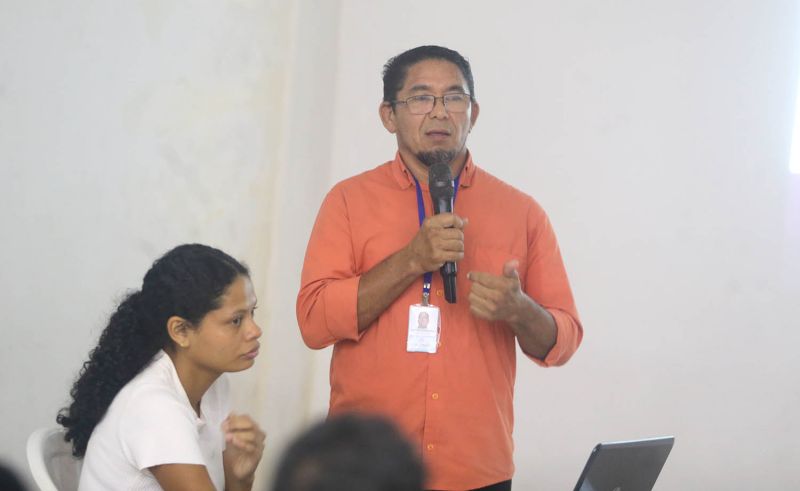 Palestra de orientação e regularização sobre os ponto de açaí