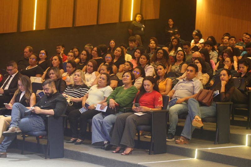 Off EGPA no teatro municipal