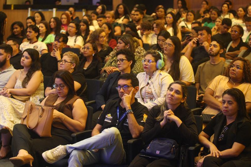 Off EGPA no teatro municipal