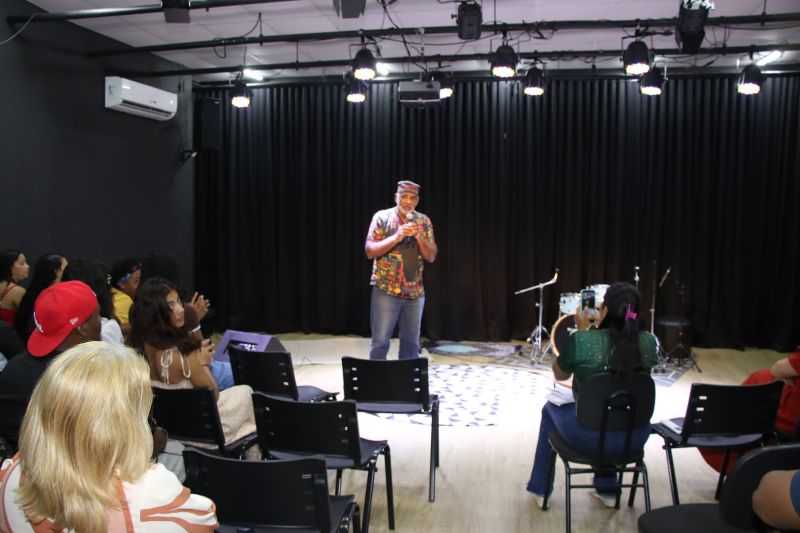 Entrega de certificado do curso profissionalizante no CRAS Estrela