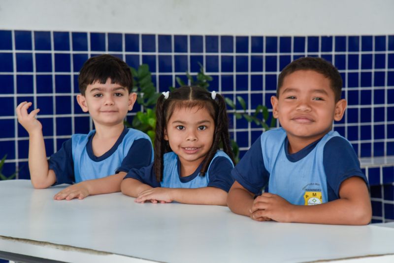 Imagens de alunos da escola EMEF Adelina Lúcia de Sousa no Jardelândia
