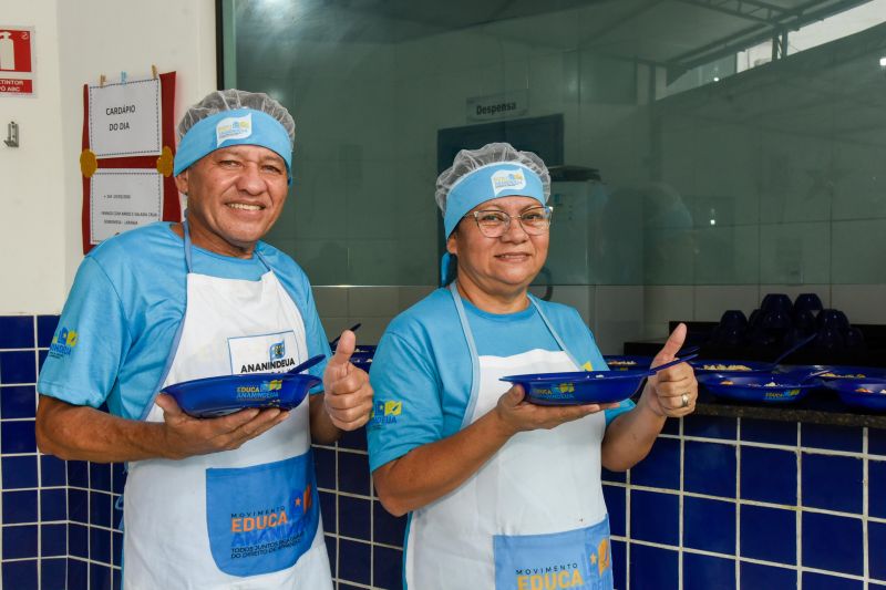 Imagens de alunos da escola EMEF Adelina Lúcia de Sousa no Jardelândia