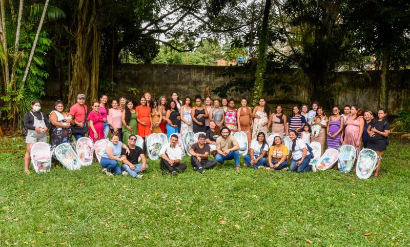 Entrega de Kits Enxoval no CRAS Daniel Reis