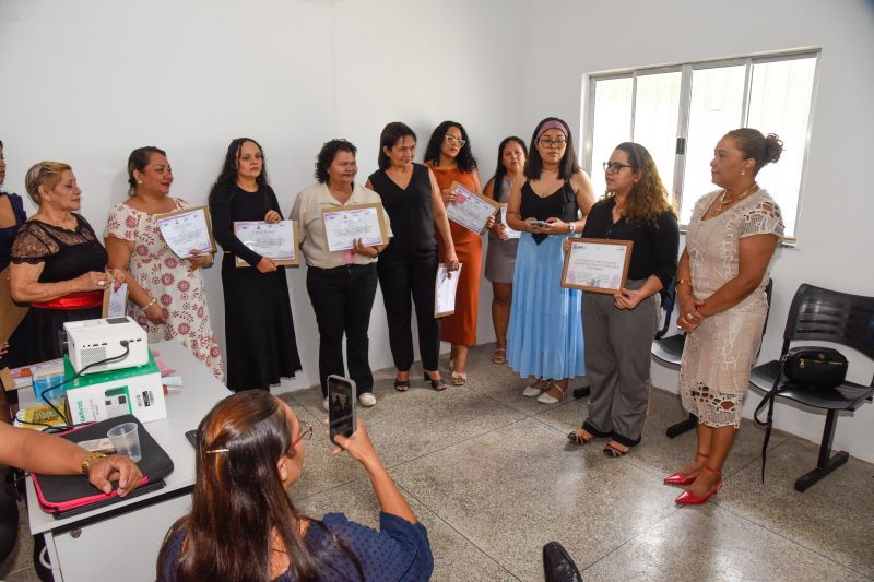 Certificação do minicurso de pintura no CREAS I