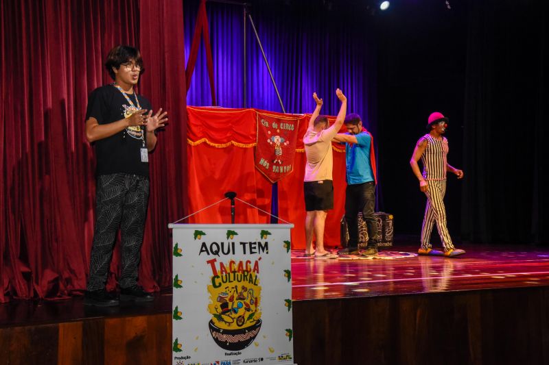 Certificação do curso, Cortejo Circense e Espetáculo Vira Peixe no teatro municipal