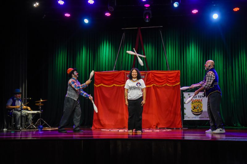 Certificação do curso, Cortejo Circense e Espetáculo Vira Peixe no teatro municipal