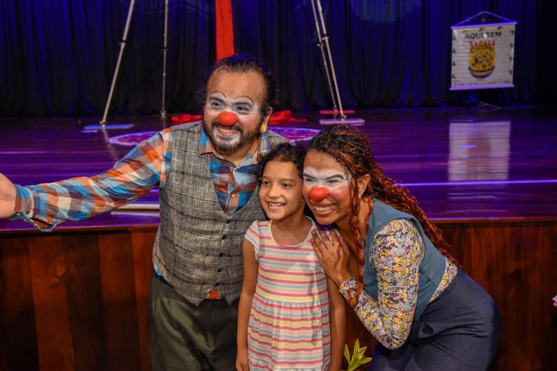 Certificação do curso, Cortejo Circense e Espetáculo Vira Peixe no teatro municipal
