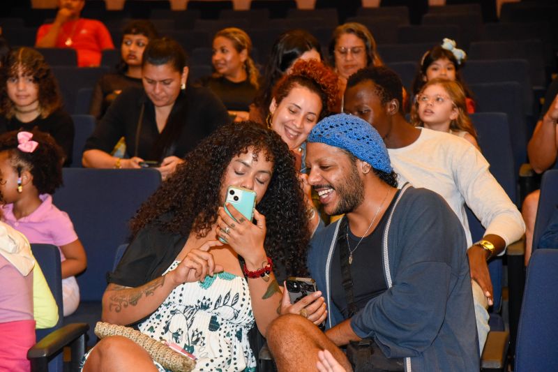 Certificação do curso, Cortejo Circense e Espetáculo Vira Peixe no teatro municipal