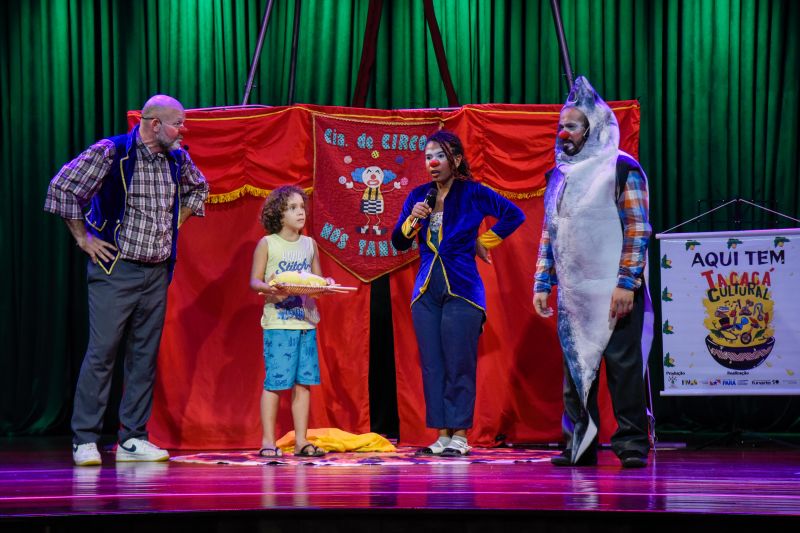 Certificação do curso, Cortejo Circense e Espetáculo Vira Peixe no teatro municipal