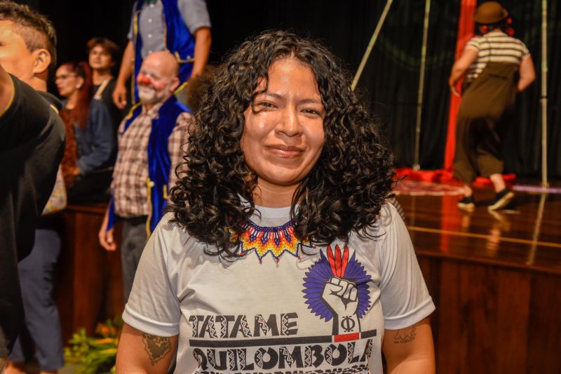 Certificação do curso, Cortejo Circense e Espetáculo Vira Peixe no teatro municipal