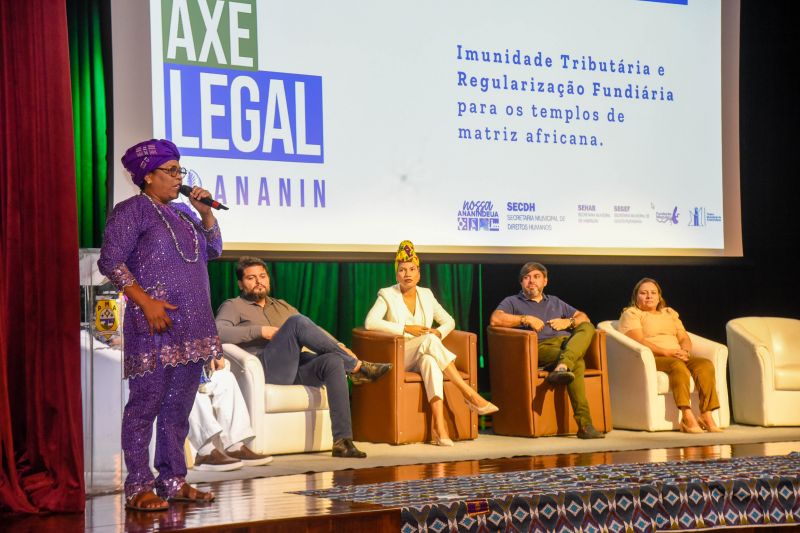 Lançamento do Projeto Axé Ananin Legal no teatro municipal