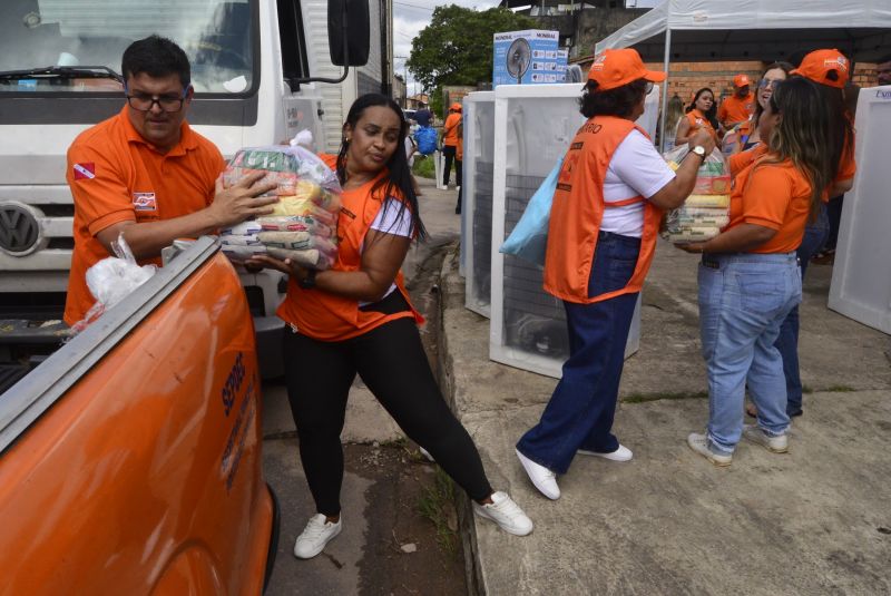 Entrega de ajuda Humanitária no bairro Águas Brancas